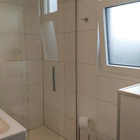 Cube Ijsselzicht 公寓